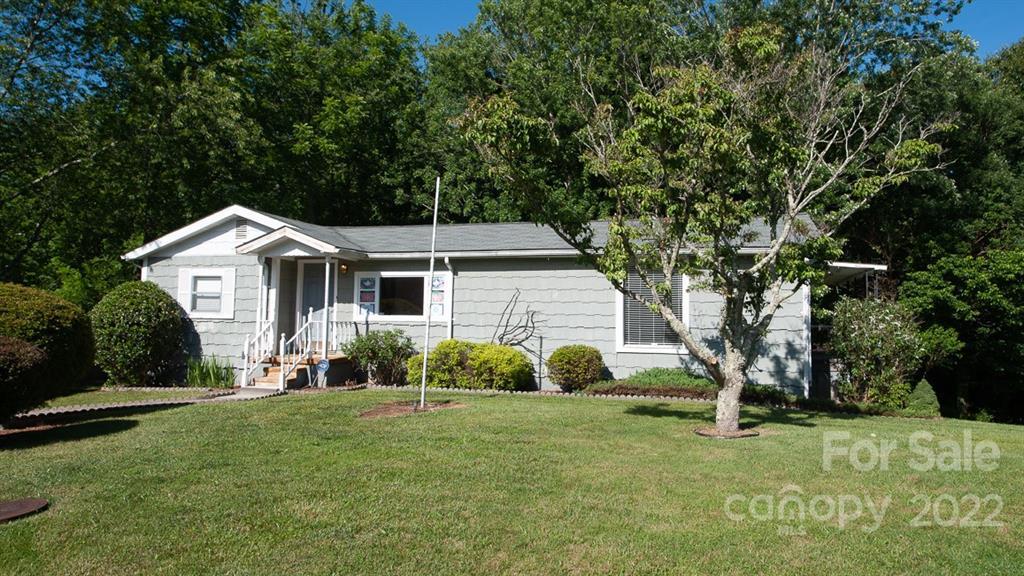 105 Smith Graveyard Rd., Asheville, NC 28806