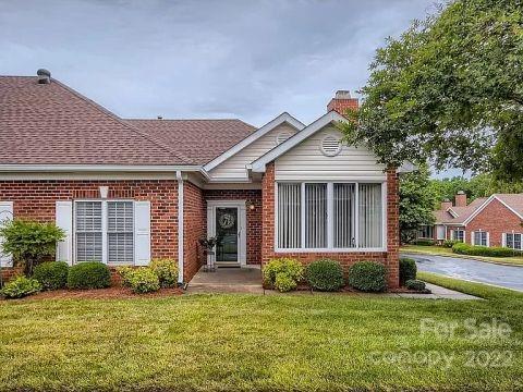 8422 Windsor Ridge Dr., Charlotte, NC 28277