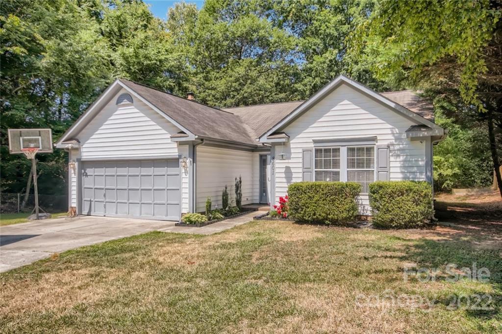 8601 Woodcock Ln., Charlotte, NC 28216