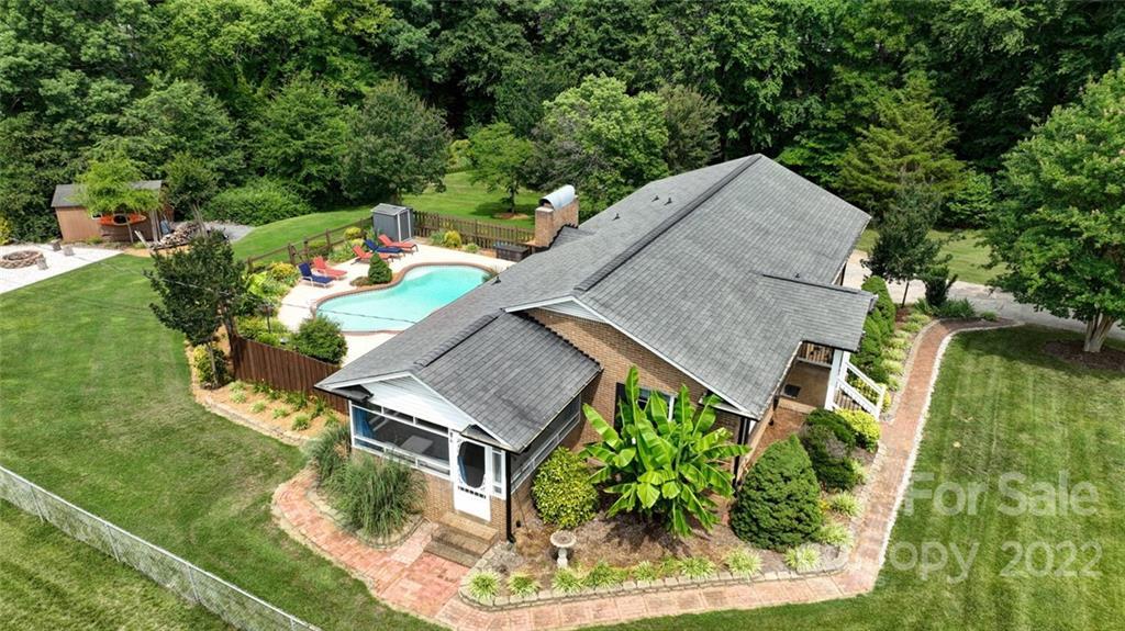 115 Carderock Ct., Charlotte, NC 28214