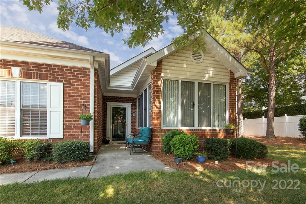 8214 Windsor Ridge Dr., Charlotte, NC 28277