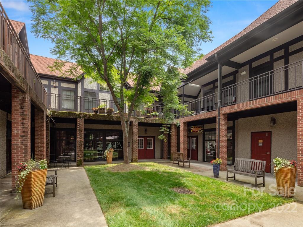 18 Brook St. #208, Asheville, NC 28803