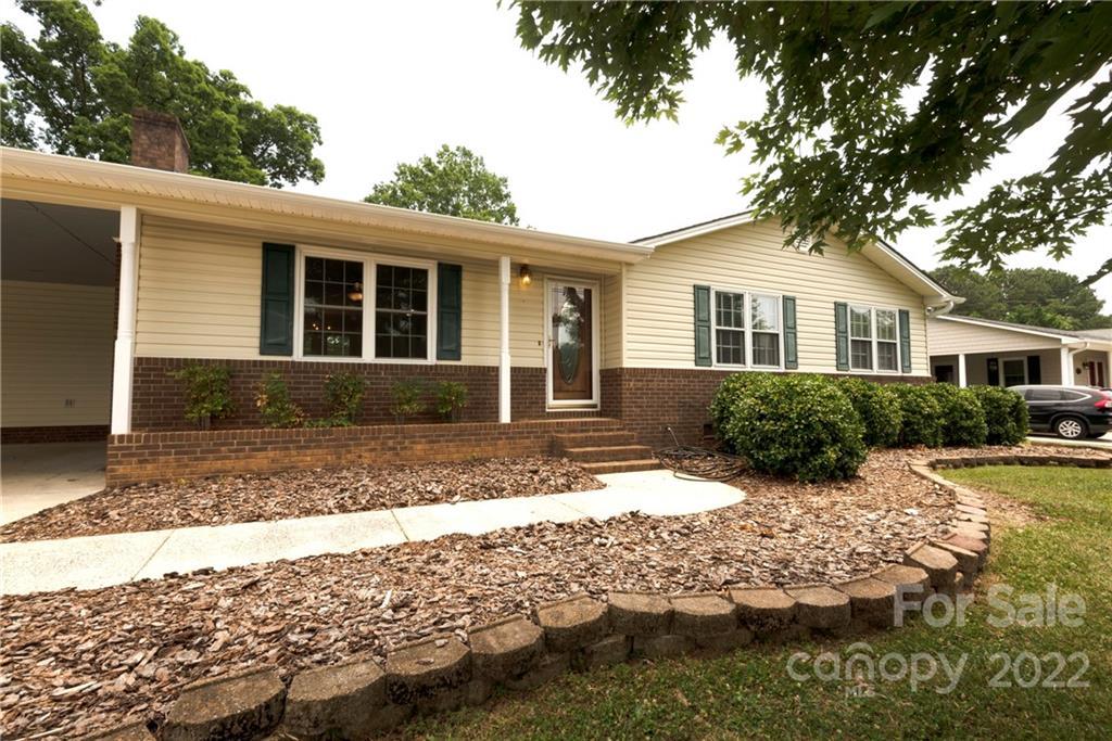 802 Lauras Ln., Albemarle, NC 28001