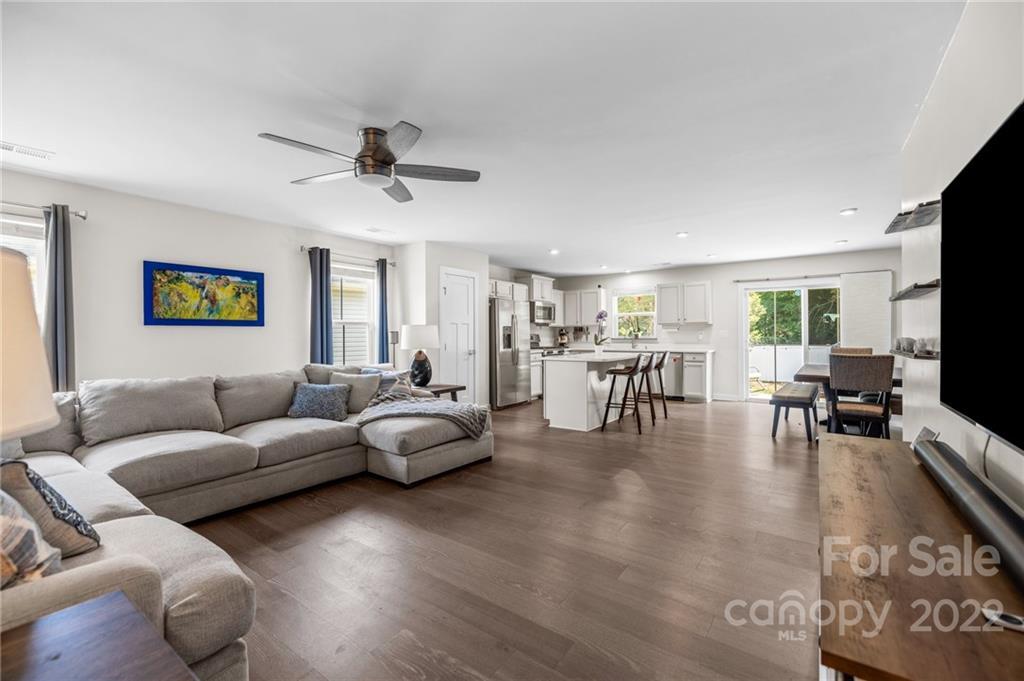 9706 Hamel St., Charlotte, NC 28215