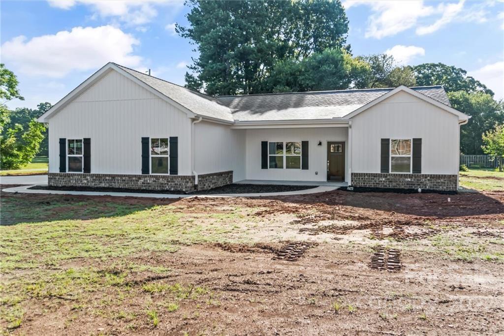 631 Bethlehem Rd., Statesville, NC 28677