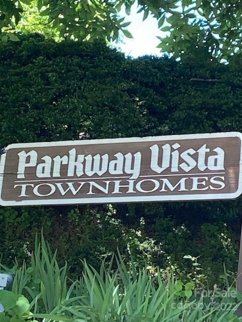 602 Parkway Vista Dr., Asheville, NC 28805