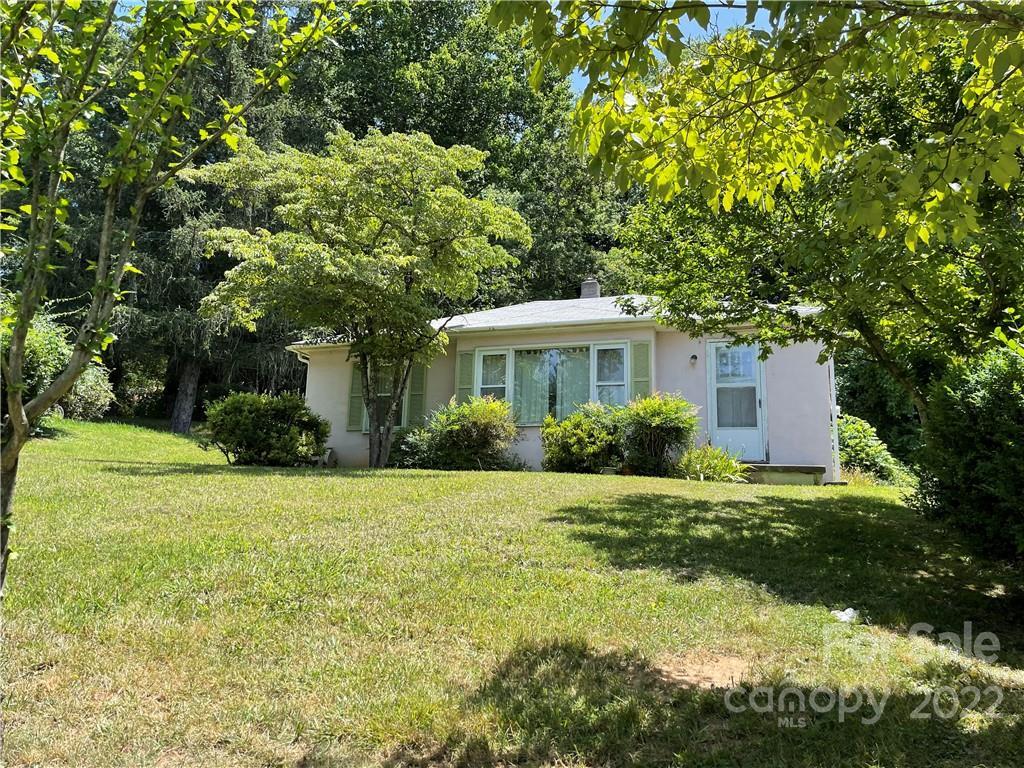 273 Bear Creek Rd., Asheville, NC 28806