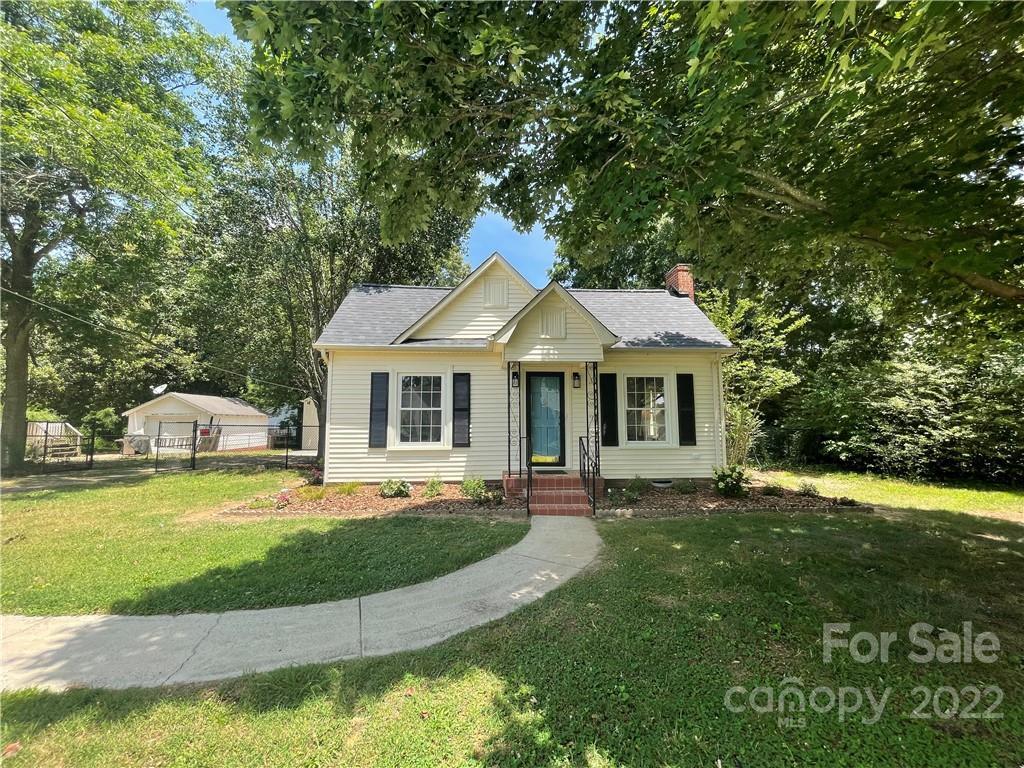 2105 Englewood St., Kannapolis, NC 28083