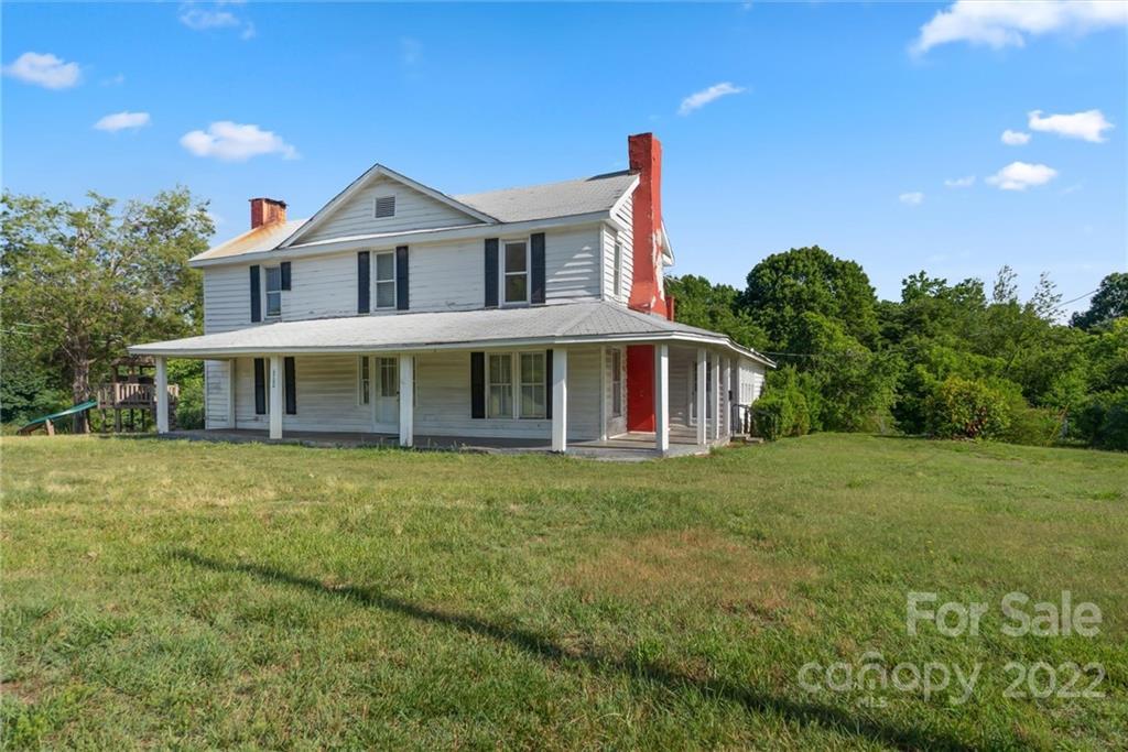 6700 Lineberger Rd., Sherrills Ford, NC 28673