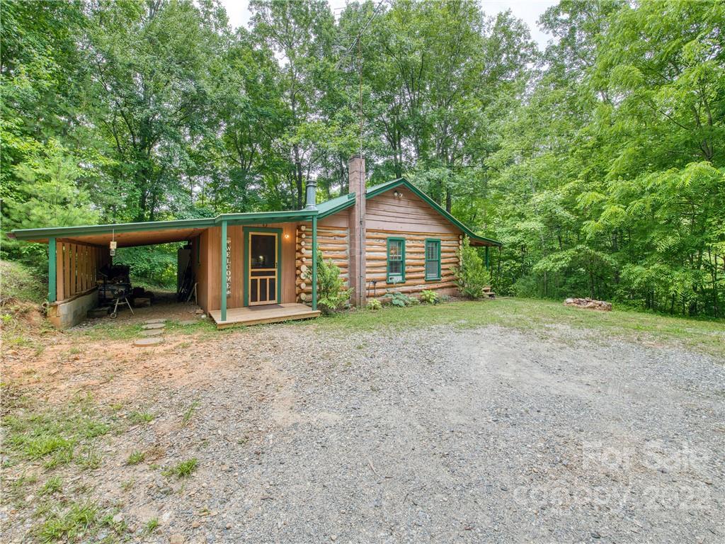 30 E H Bailey Rd., Bryson City, NC 28713