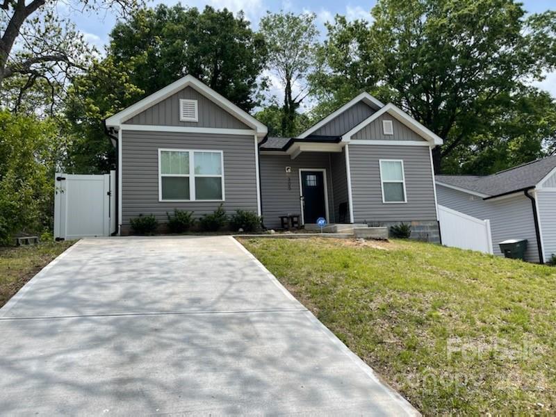 305 W Sullivan St., Gastonia, NC 28052