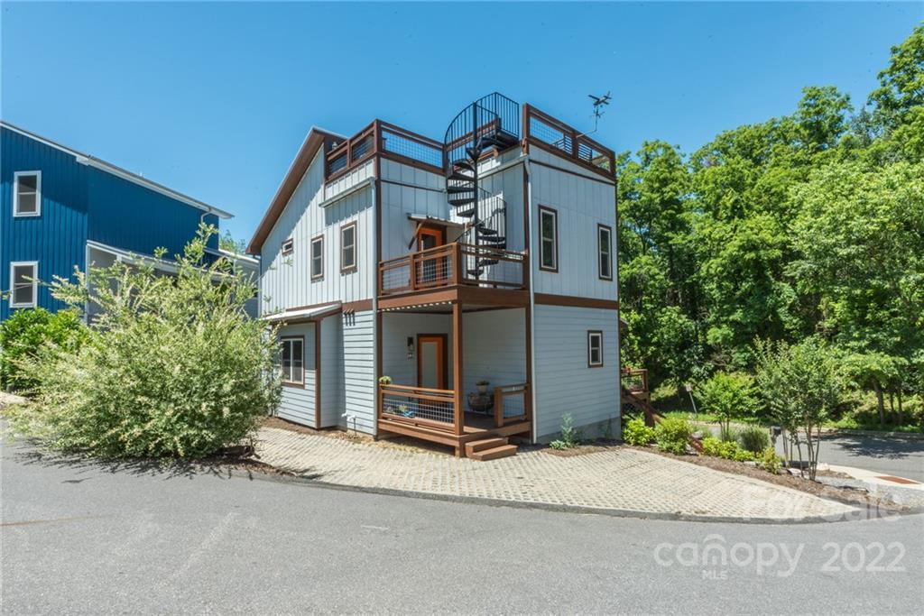 12 Vance Place Dr., Asheville, NC 28801