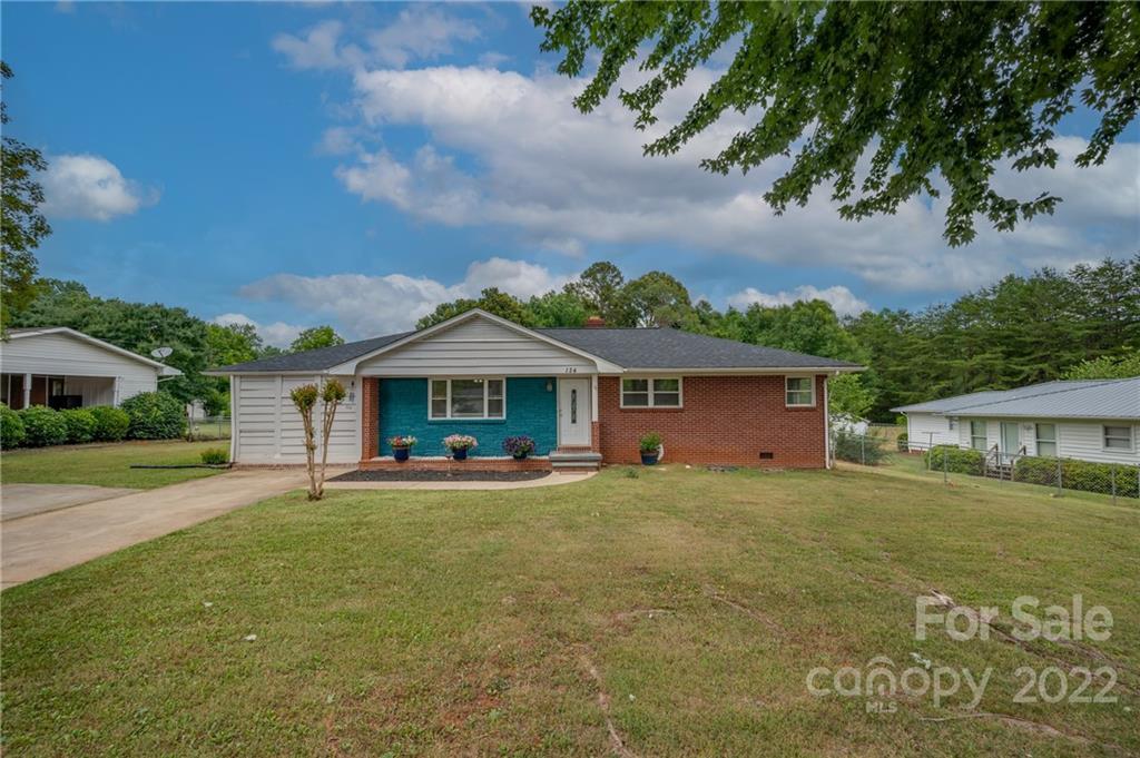 124 Crestview St., Rutherfordton, NC 28139