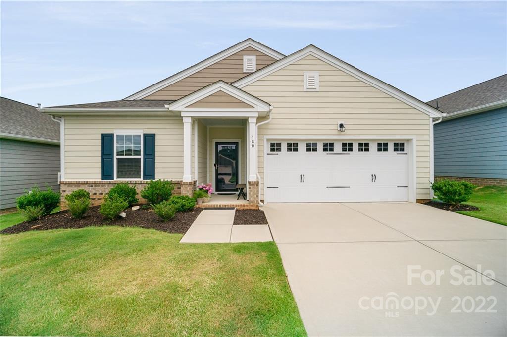 180 Willow Valley Dr., Mooresville, NC 28115
