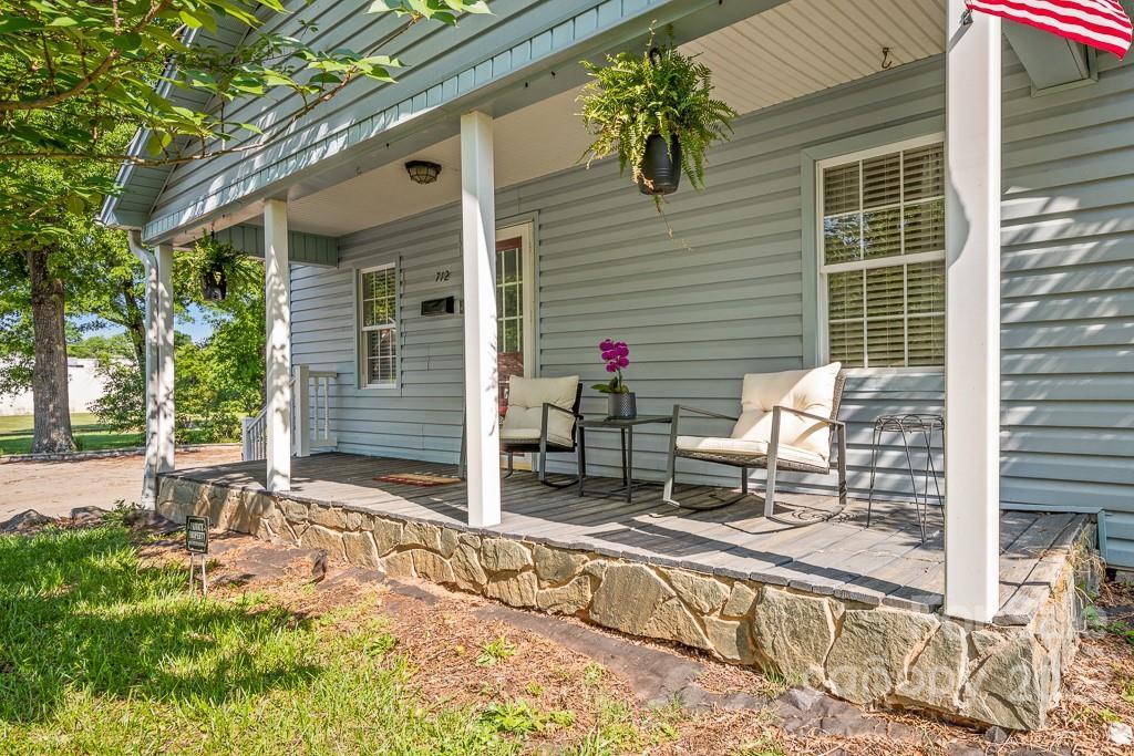 712 N Church St., Mooresville, NC 28115