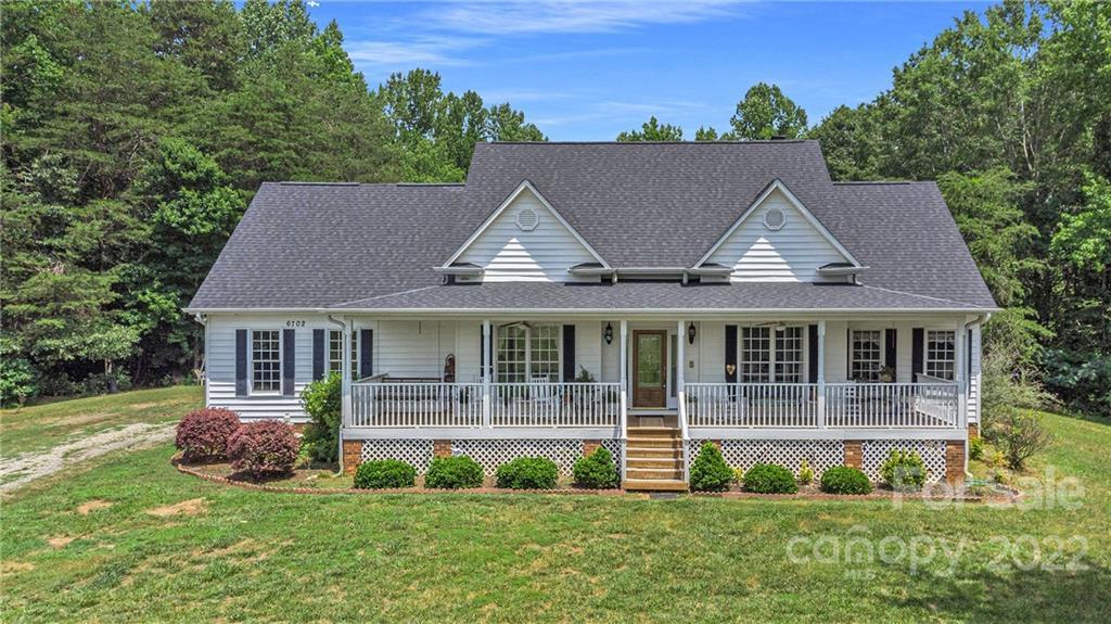 6702 Lineberger Rd., Sherrills Ford, NC 28673