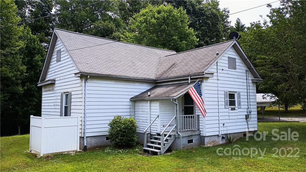 204 Highland Pl., Hickory, NC 28601