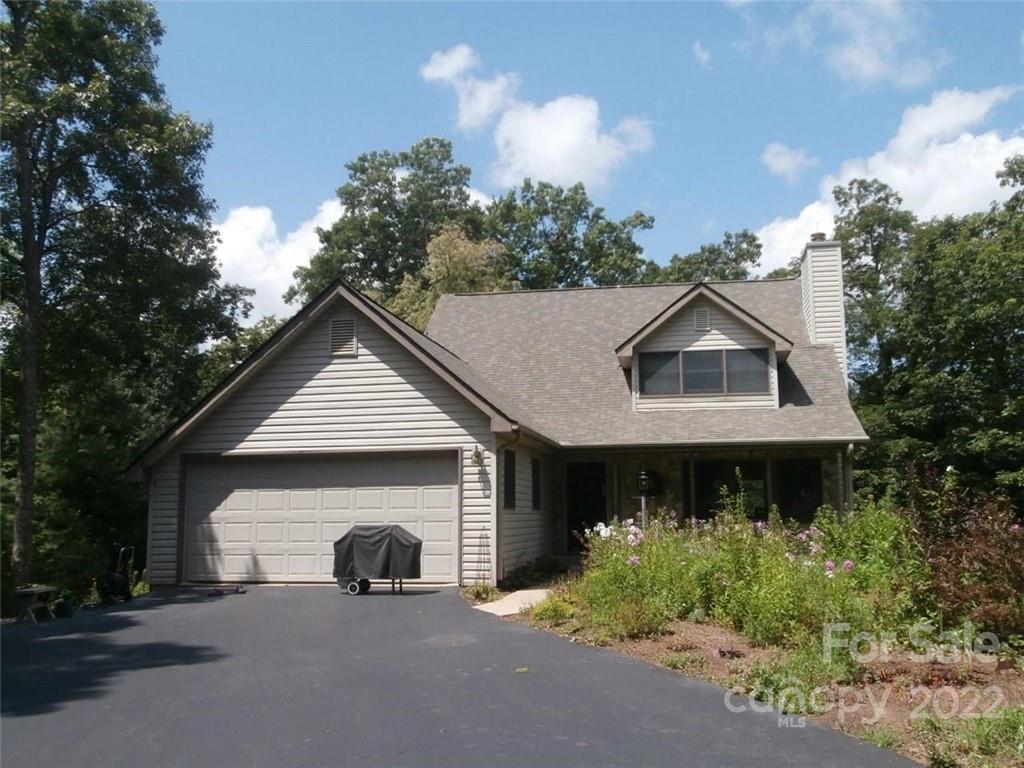 12 Caroline Dr., Horse Shoe, NC 28742