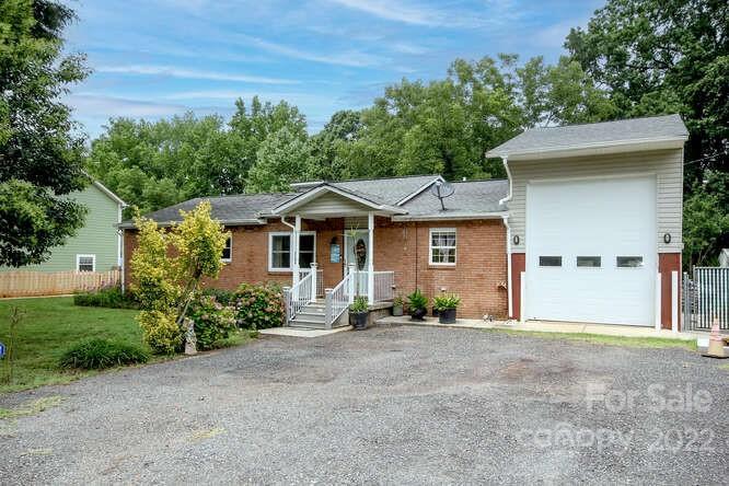 600 Austin Dr., Charlotte, NC 28213