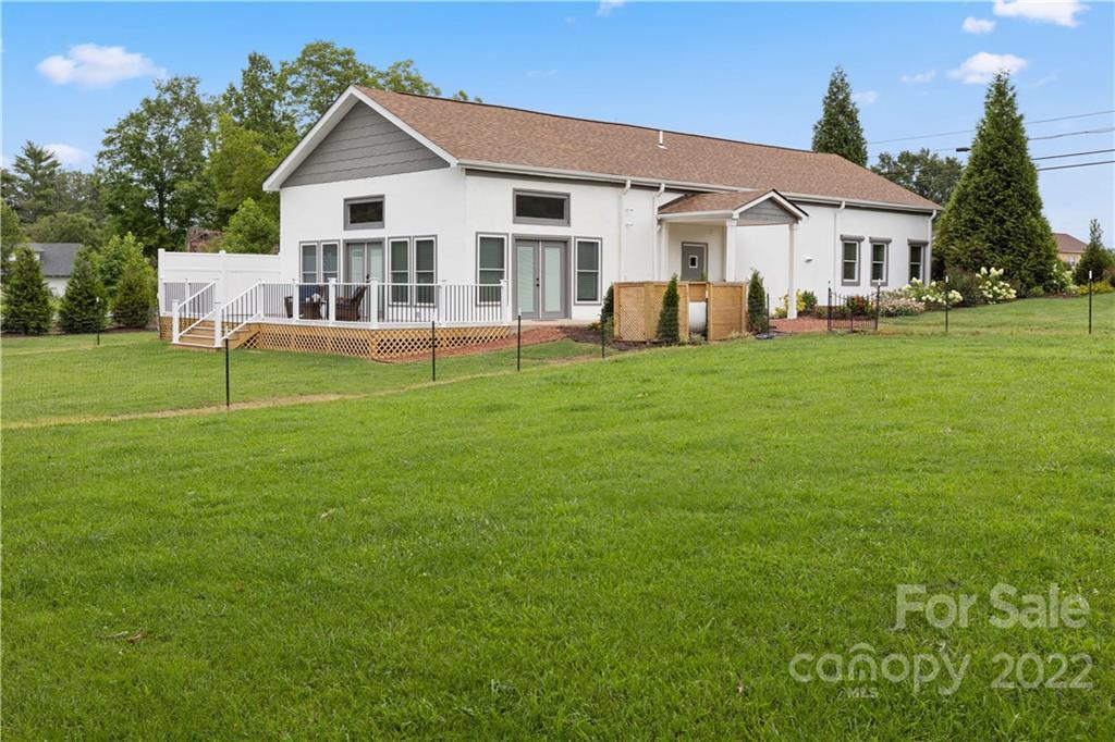 697 Old Us 74 Corner, Bostic, NC 28018