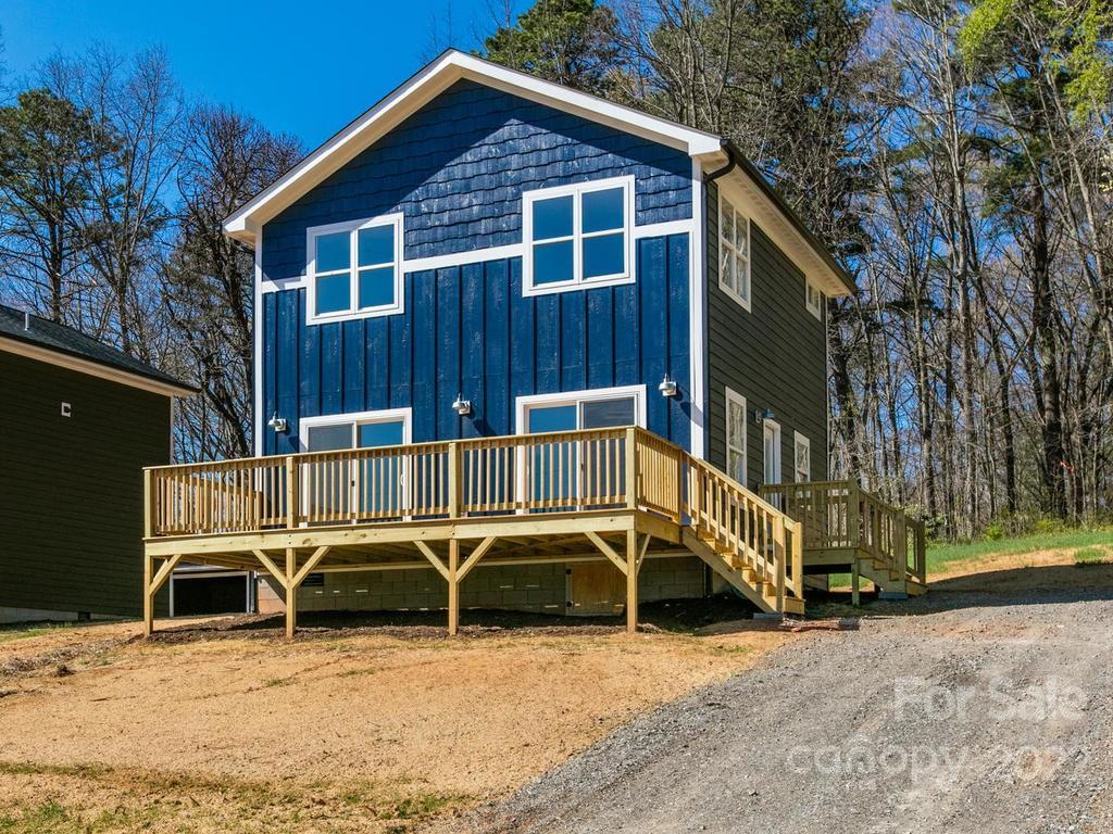 117 Thomas Park Rd., Waynesville, NC 28786