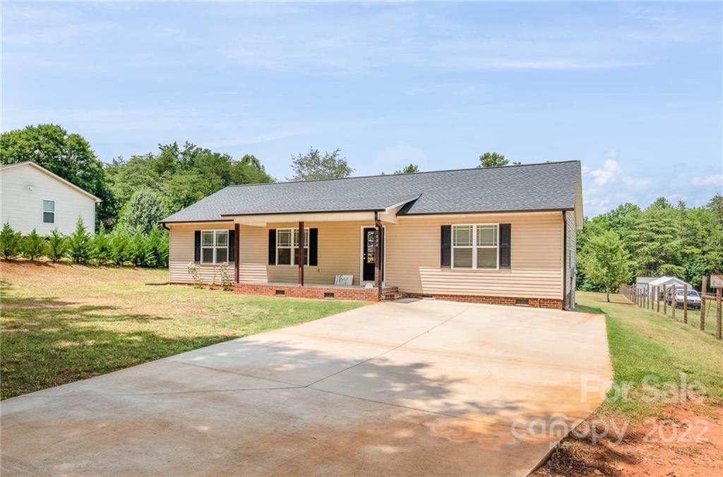 1084 Park Cir., Lincolnton, NC 28092