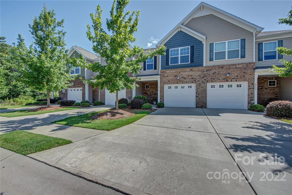 2717 Sawbridge Ln., Gastonia, NC 28056