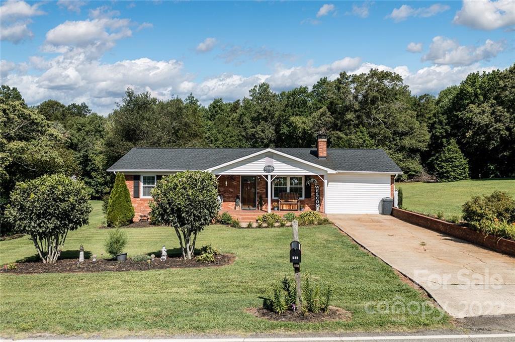 152 Lytton Farm Rd., Troutman, NC 28166