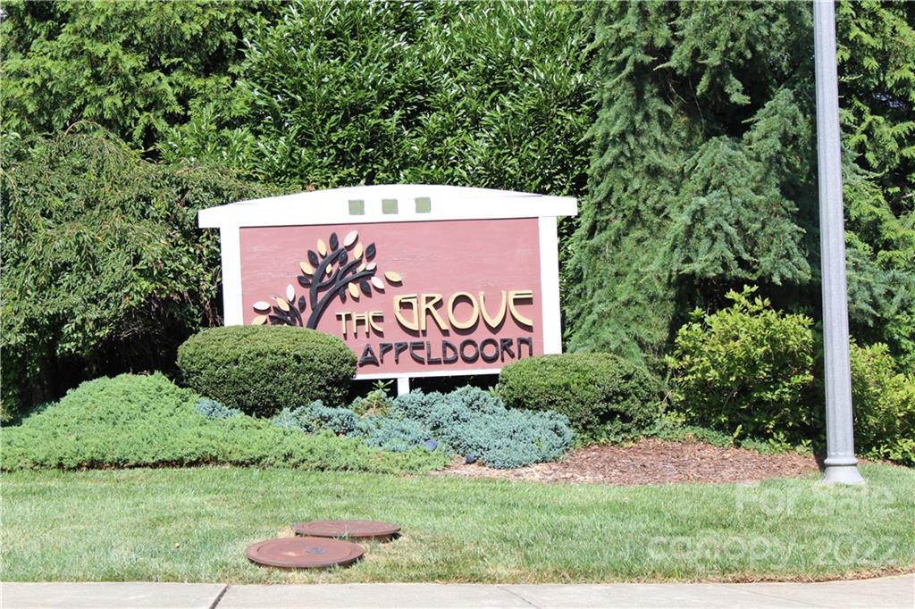 615 Appeldoorn Cir., Asheville, NC 28803