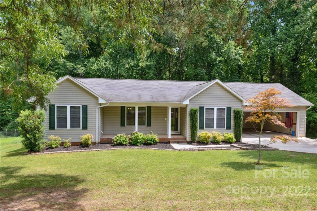 6539 Cedar St., Denver, NC 28037