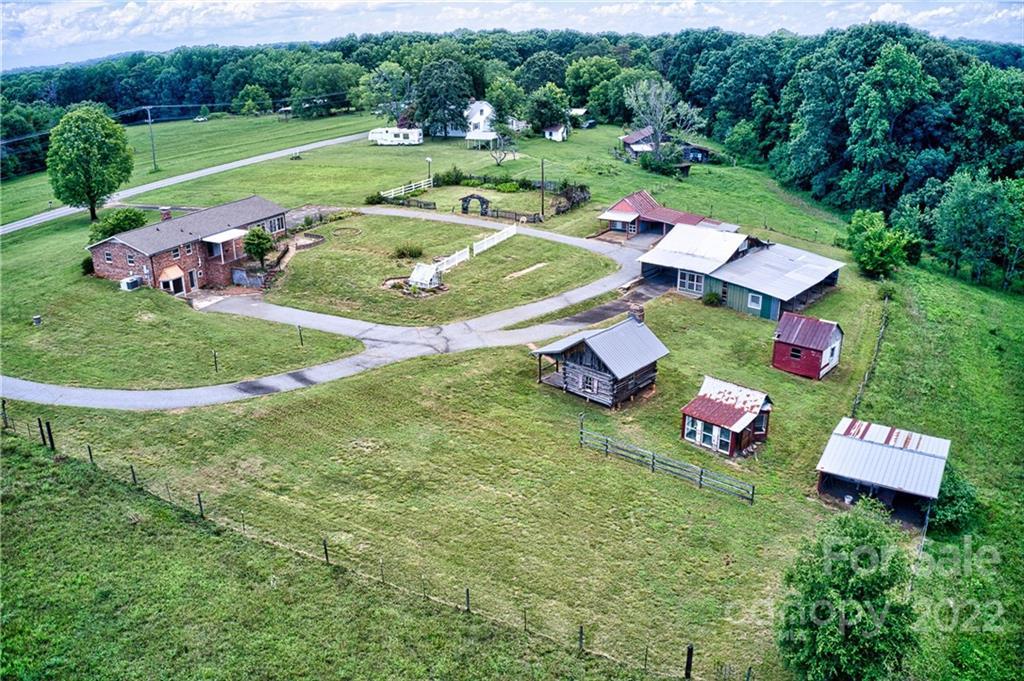2144 Hopewell Church Rd., Sherrills Ford, NC 28673