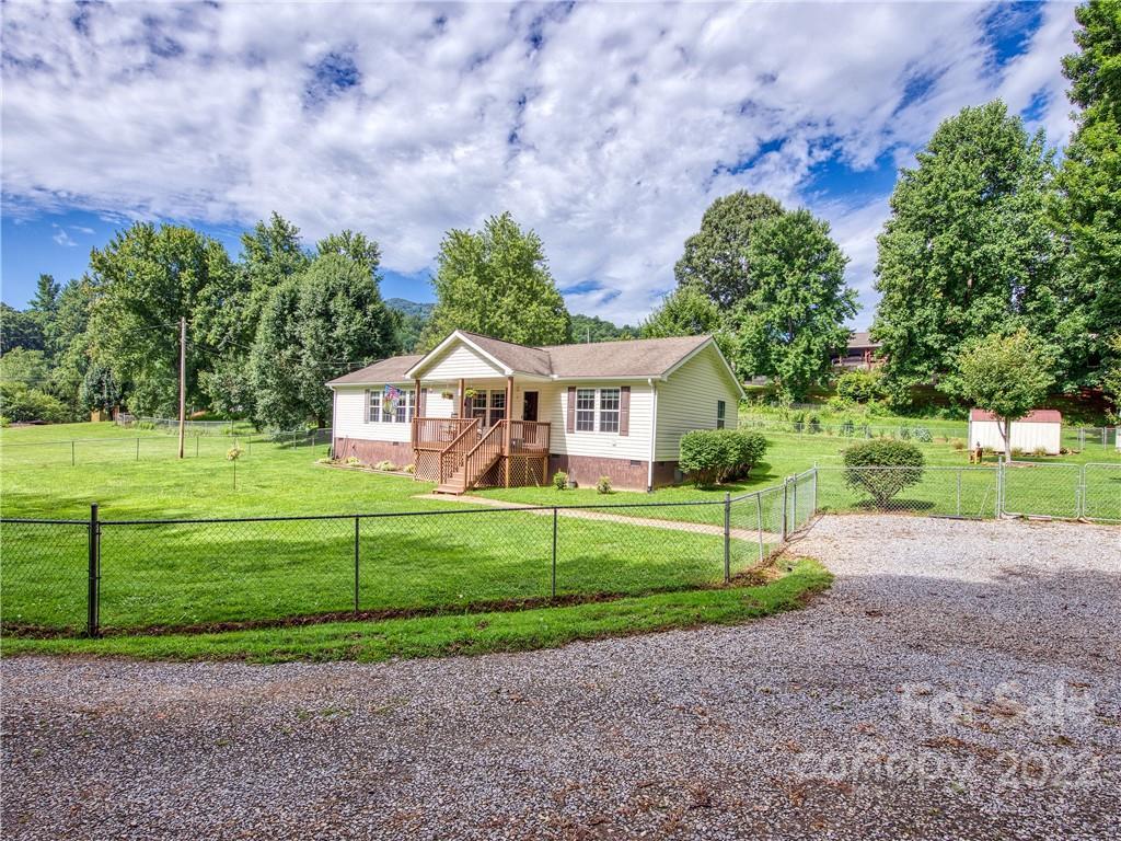 99 Gem Dr., Waynesville, NC 28785