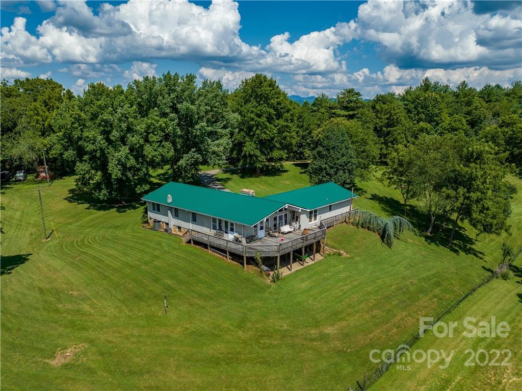1194 Bear Creek Rd., Leicester, NC 28748