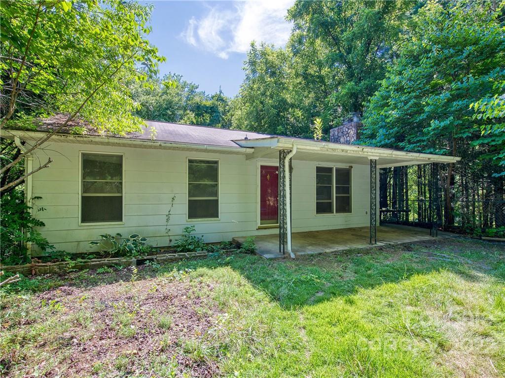 495 Franklin Grove Rd., Bryson City, NC 28713