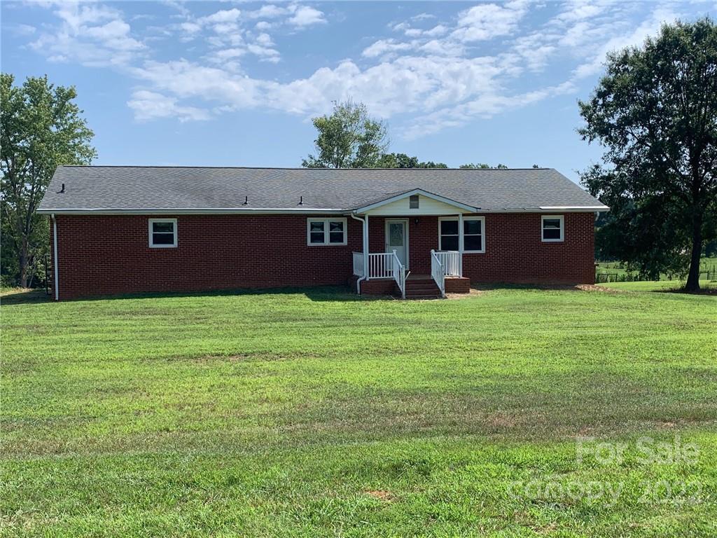 2370 Hopewell Church Rd., Sherrills Ford, NC 28673
