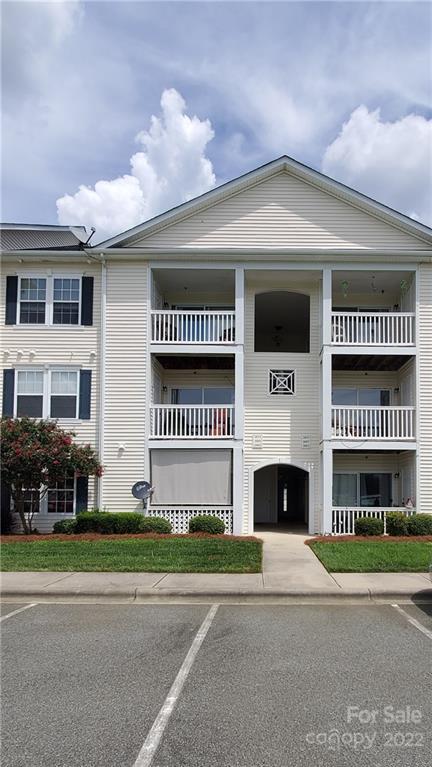 3809 Carl Parmer Dr., Harrisburg, NC 28075