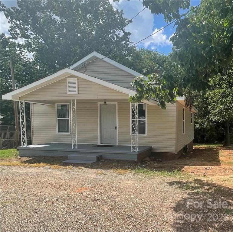 773 SE 7th Ave., Hickory, NC 28602