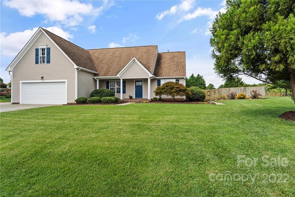 267 Brook Glen Dr., Mooresville, NC 28115