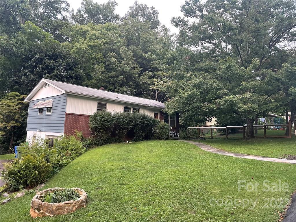53 Merion Dr., Asheville, NC 28806