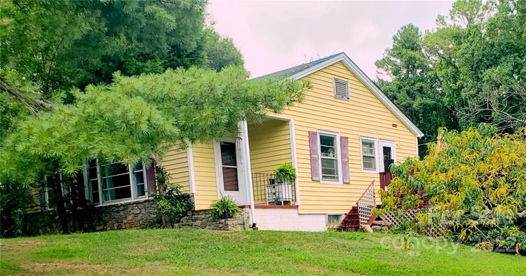 8 Violet Hill Cir., Asheville, NC 28805