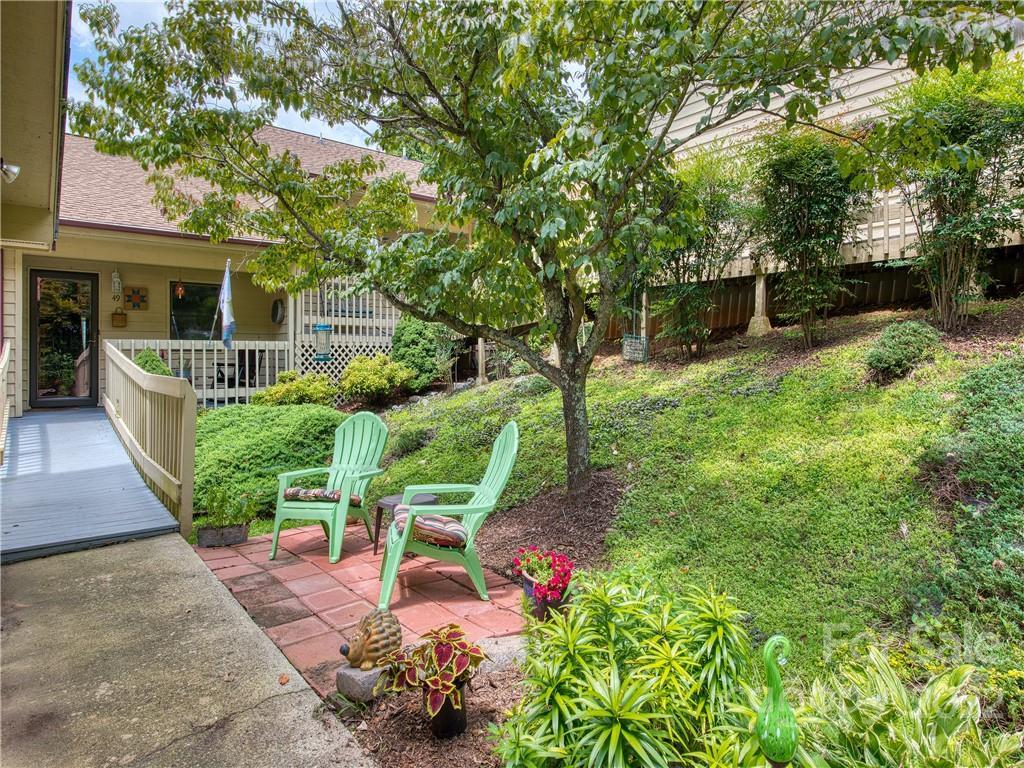 49 Villa Ct., Waynesville, NC 28786