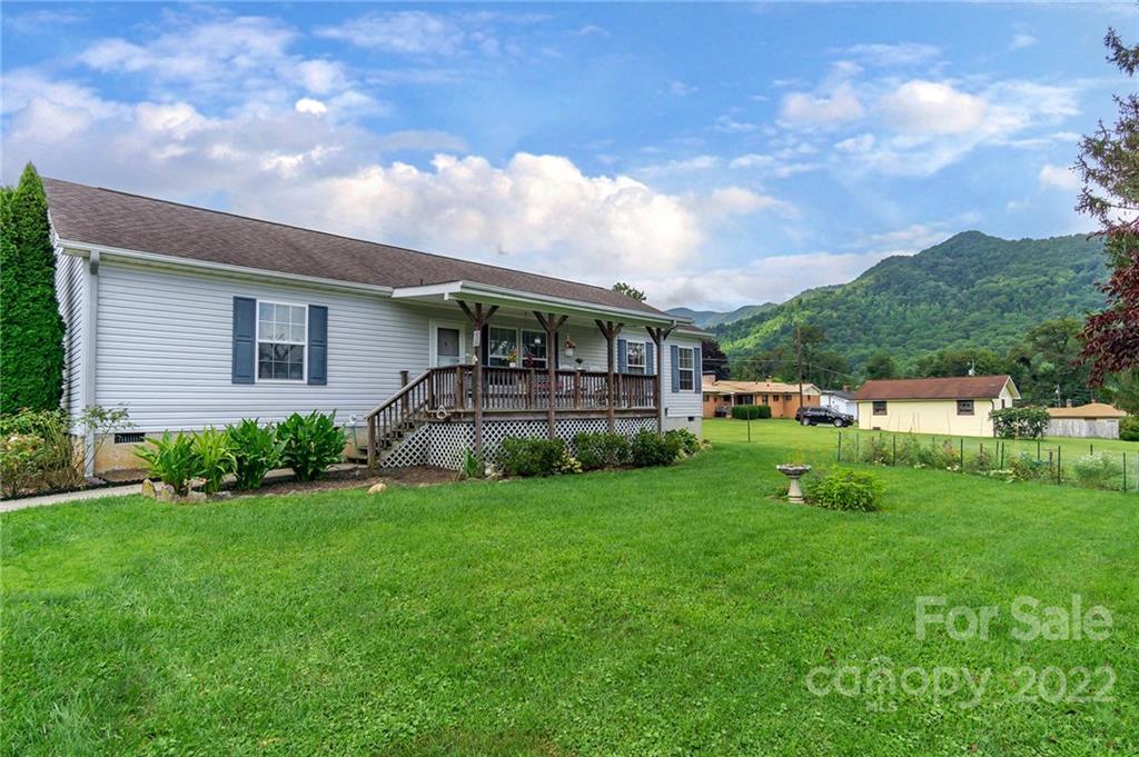 65 Grandview Cir., Waynesville, NC 28786