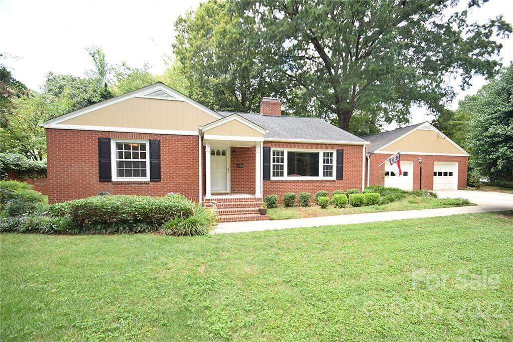 565 Lakeside Dr. #17, Statesville, NC 28677