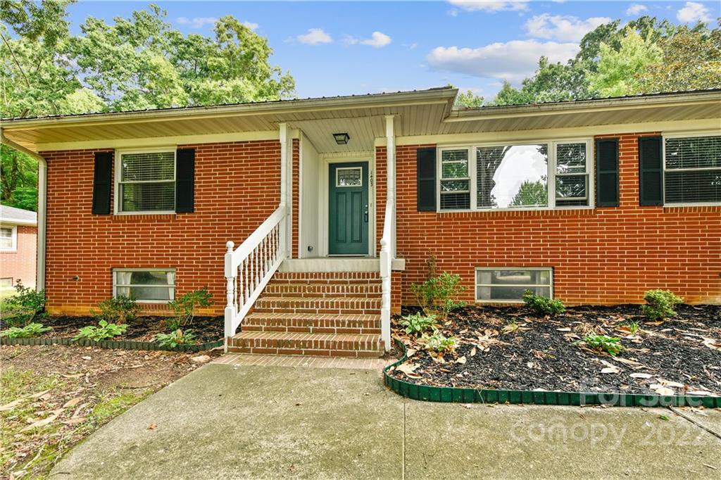 1403 Debbie St., Kannapolis, NC 28083