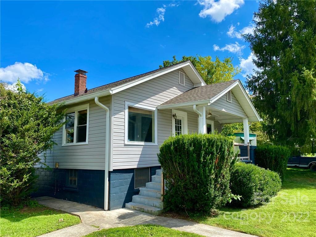 48 Wilkesdale St., Sylva, NC 28779