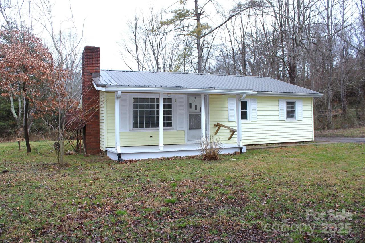 4 Morgan Cove Rd., Candler, NC 28715