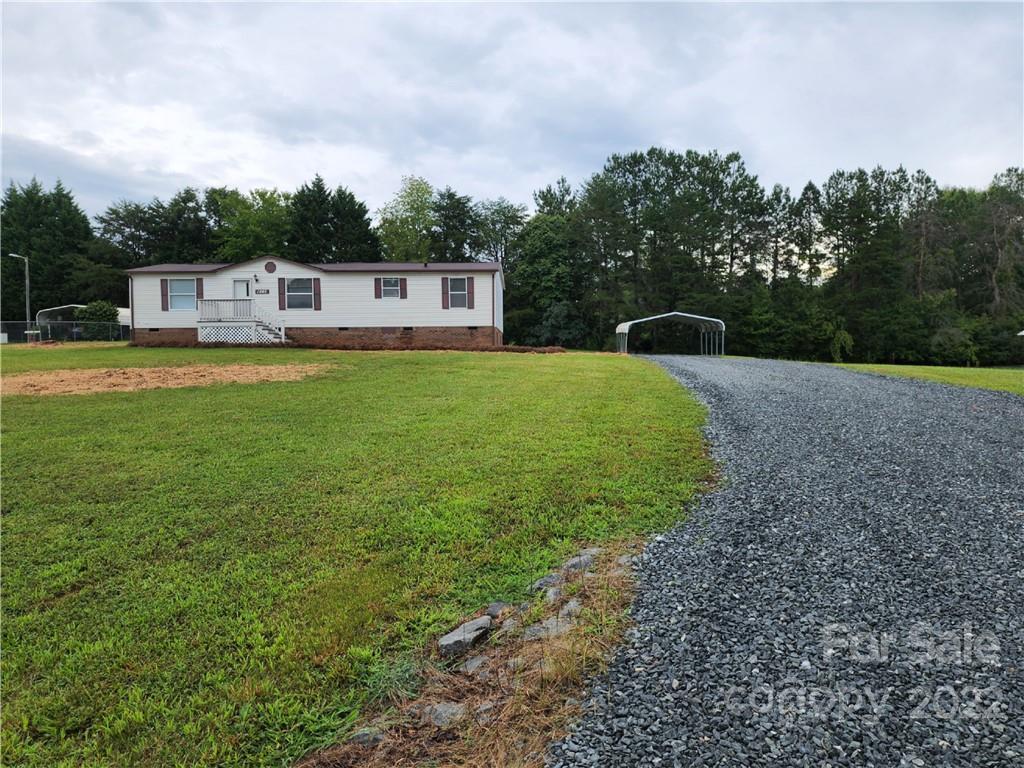 1065 Piney Meadow Dr., Walnut Cove, NC 27052