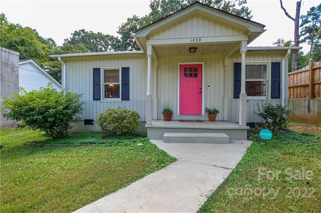 1239 Kiker Cir., Charlotte, NC 28214