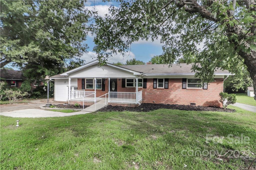 428 Shinnville Rd., Mooresville, NC 28115