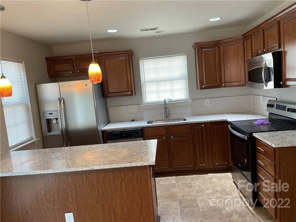 1421 Killashee Ct., Charlotte, NC 28213